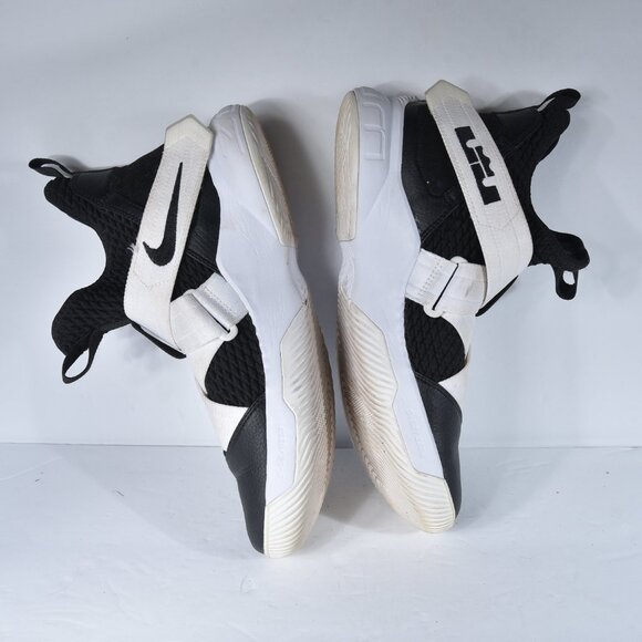 Nike Lebron Soldier 12 XII Black and White size 10 Men\'s main image 3